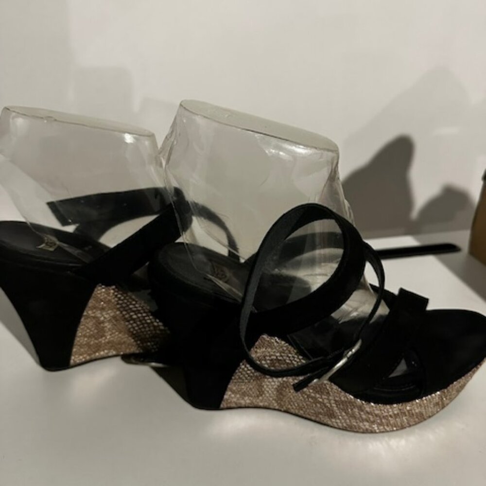 UGG Ariah Sandals | Black Suede | Size 8.5